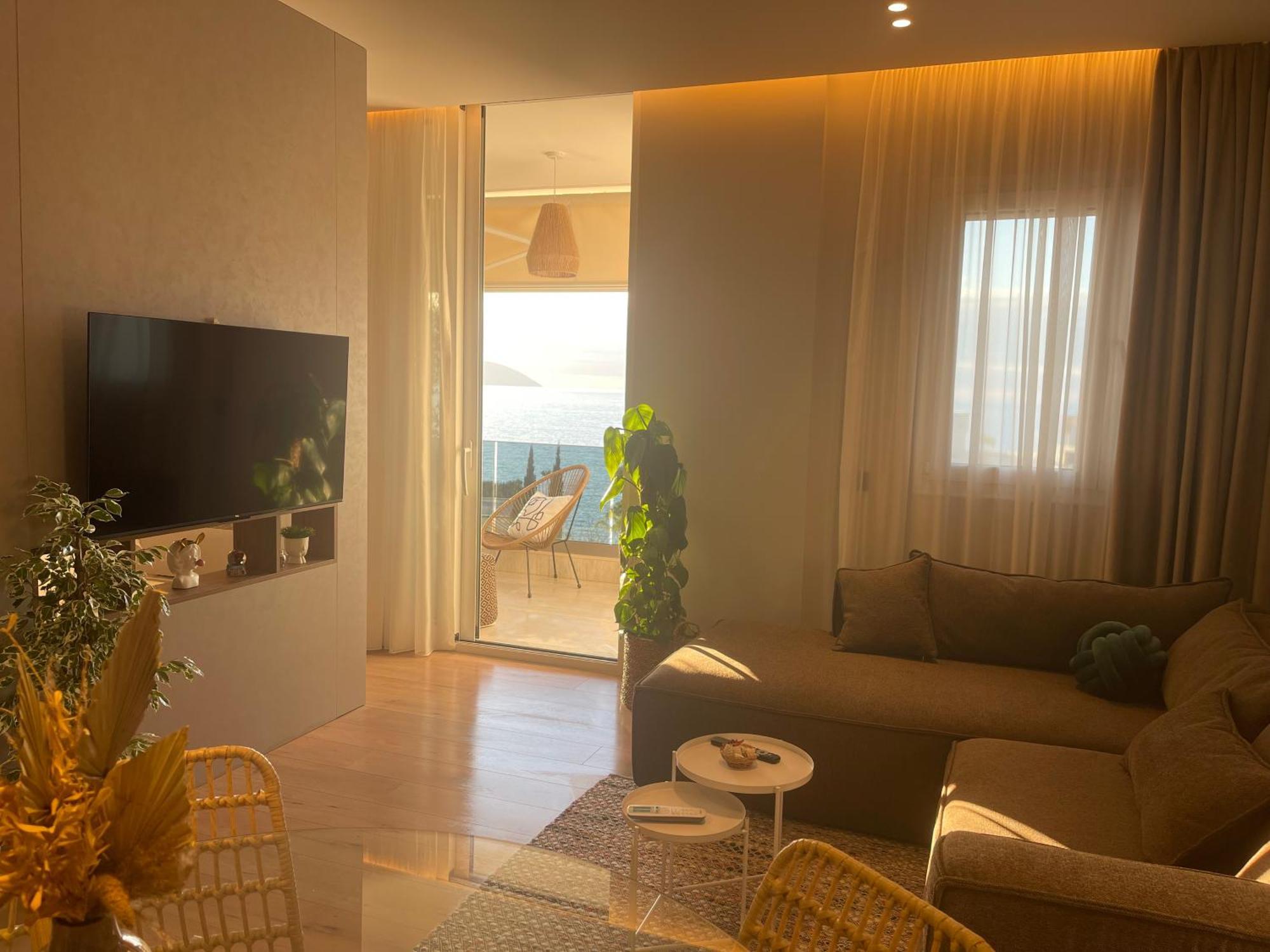 Marina Bay Luxury Wlora